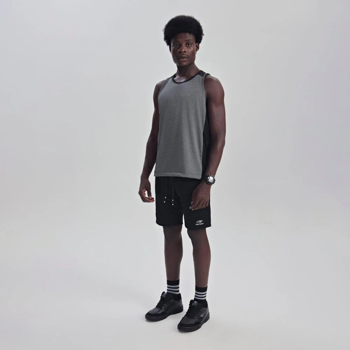 https://ftp3.mormaii.com.br/560448GA_PRETO_1.jpg
