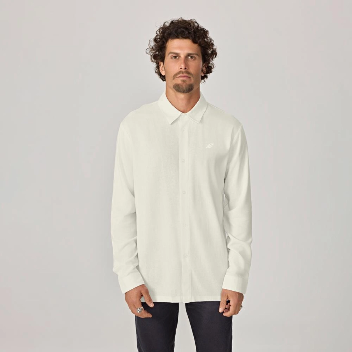 https://ftp3.mormaii.com.br/582396GA_OFF-WHITE_1.jpg